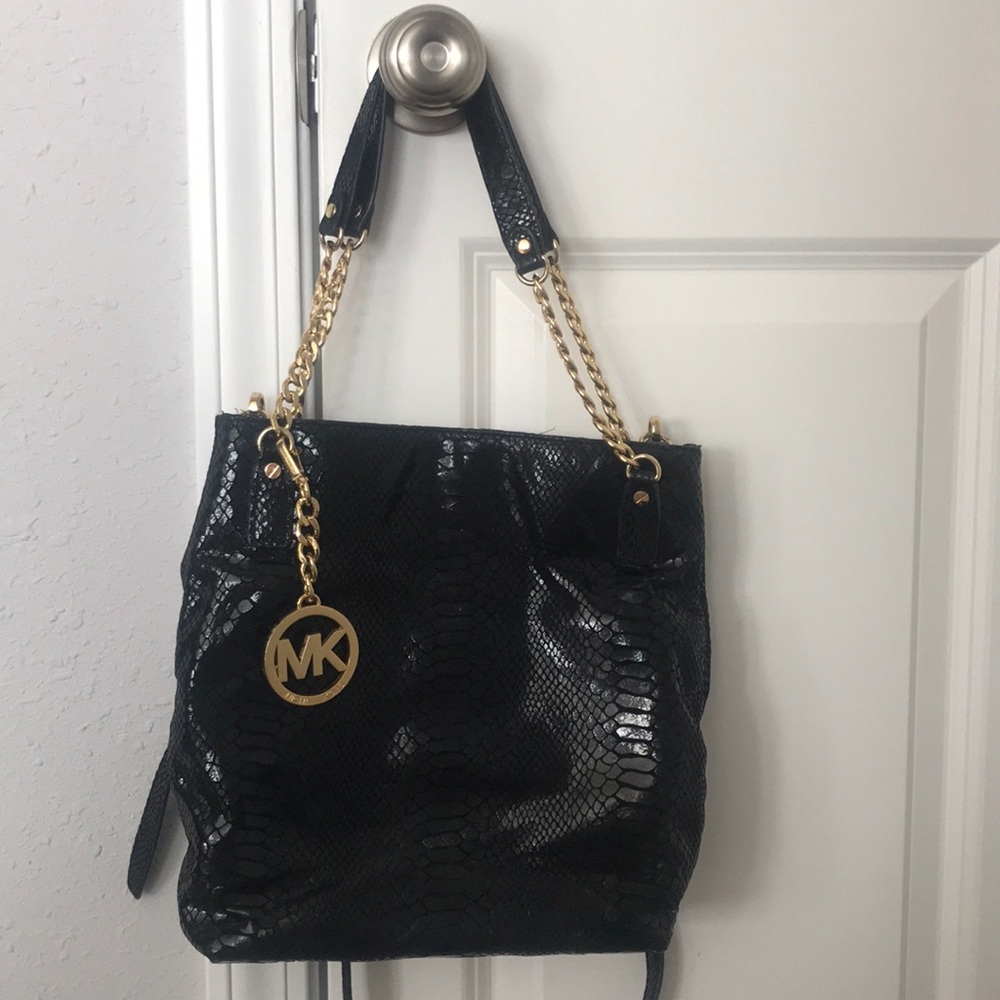 Authentic Micheal Kors crossbody or shoulder bag